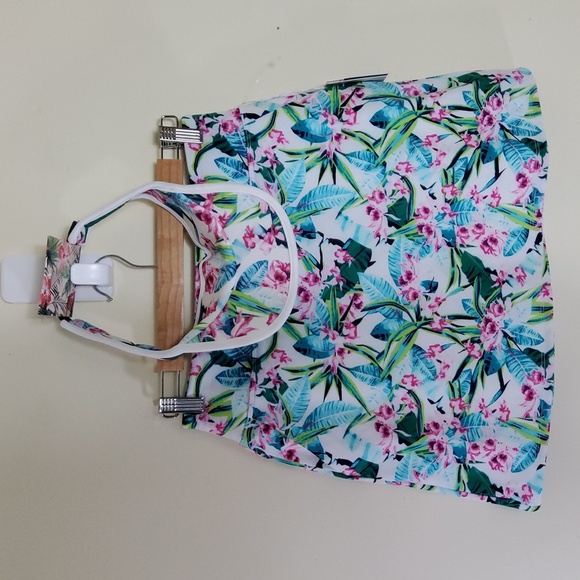 Tommy Bahama Floral Print Skorts with Green Visor Size S - Picture 2 of 13